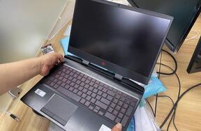 电脑、办公用品等